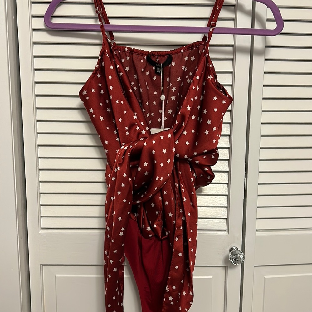 MISSGUIDED Size 6 “Star Print Tie Front Bodysuit NWT